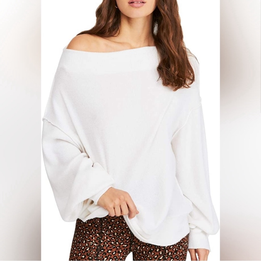 Free people off the shoulder shirt, size small perfect condition!